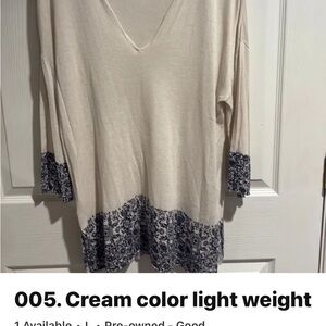 Loft Fashion Cream and Black V-Neck Top